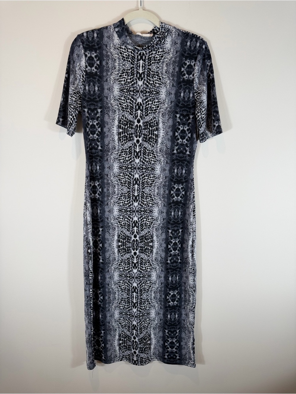 Altar'd State Black & Gray Snake Printed Midi Dress Size Large